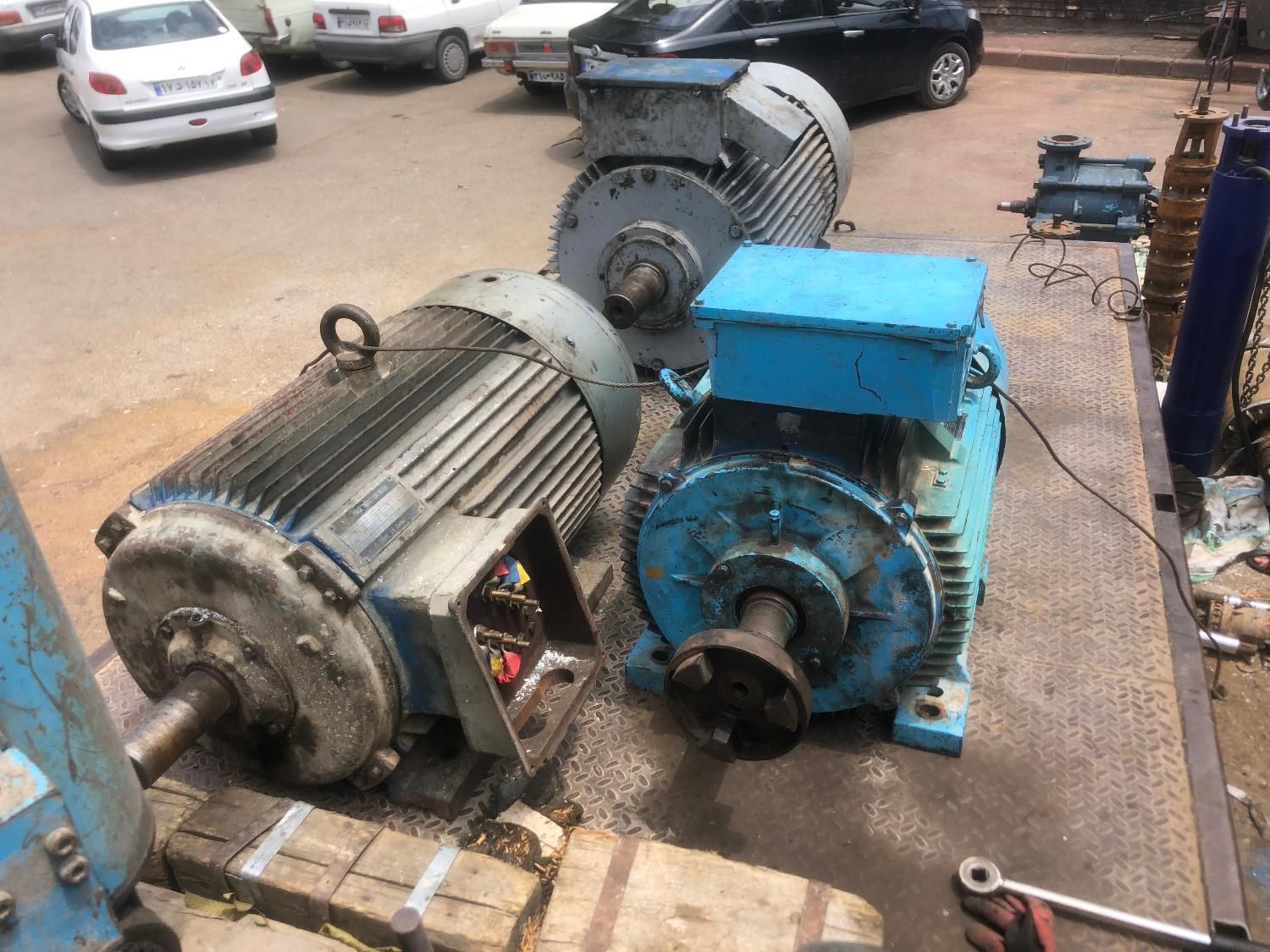 تعمیر و سیم پیچی مهندس تبریزی|خدمات پیشه و مهارت|ارومیه, |دیوار