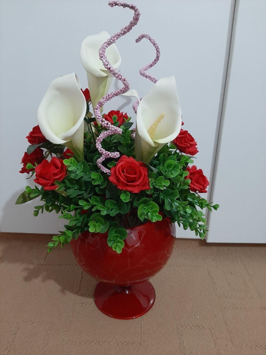 گل مصنوعی و گلدان شیشه ای طرح ترک|گل مصنوعی|سنندج, |دیوار