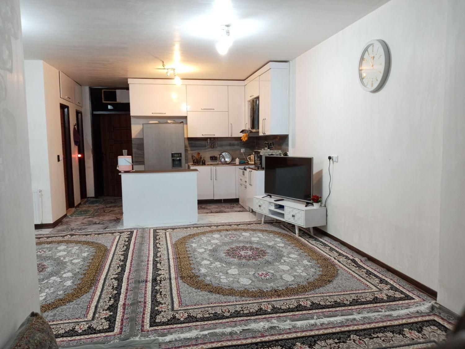 طبقه هم کف از دو طبقه راه جدا|فروش آپارتمان|اصفهان, سودان|دیوار