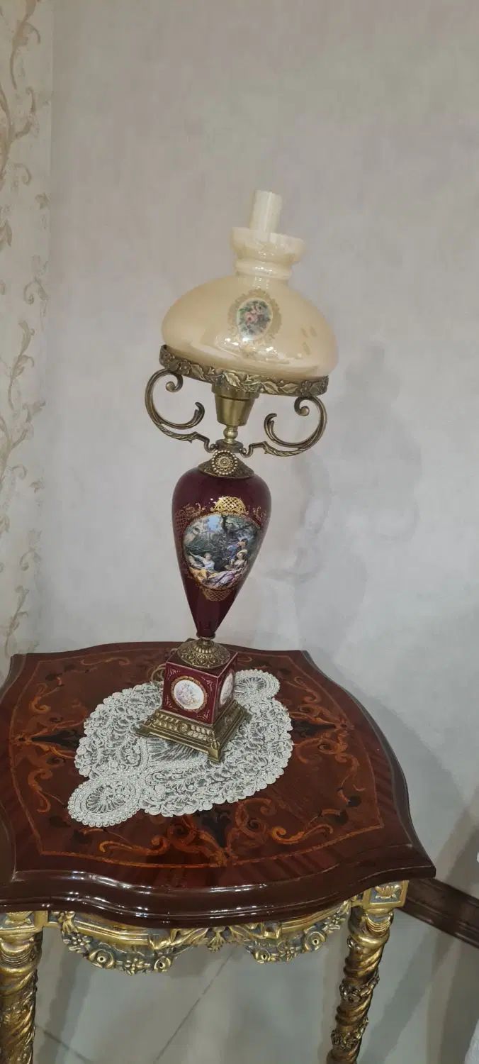 دوعدد چراغ‌ رومیزی|چراغ خواب و آباژور|تهران, حسین‌آباد|دیوار