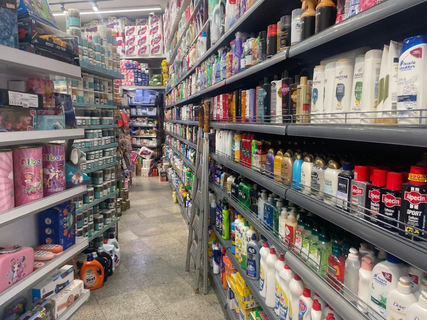 پیک موتوری هایپر مارکت با گواهینامه|استخدام خدمات فروشگاه و رستوران|تهران, حکمت|دیوار