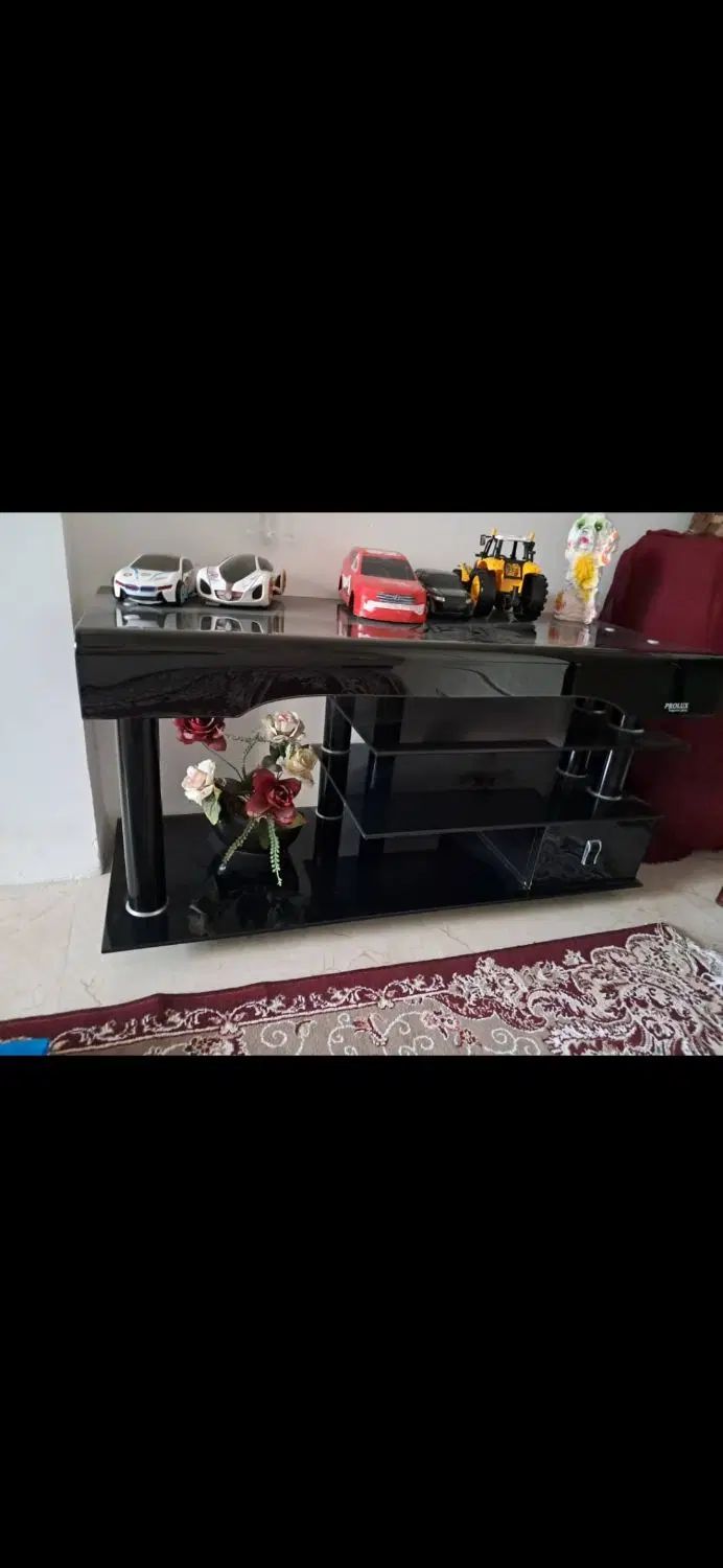 پرده.میزناهارخوری.تخت دونفره.میزتلویزیون|میز و صندلی غذاخوری|رشت, حومه رشت|دیوار