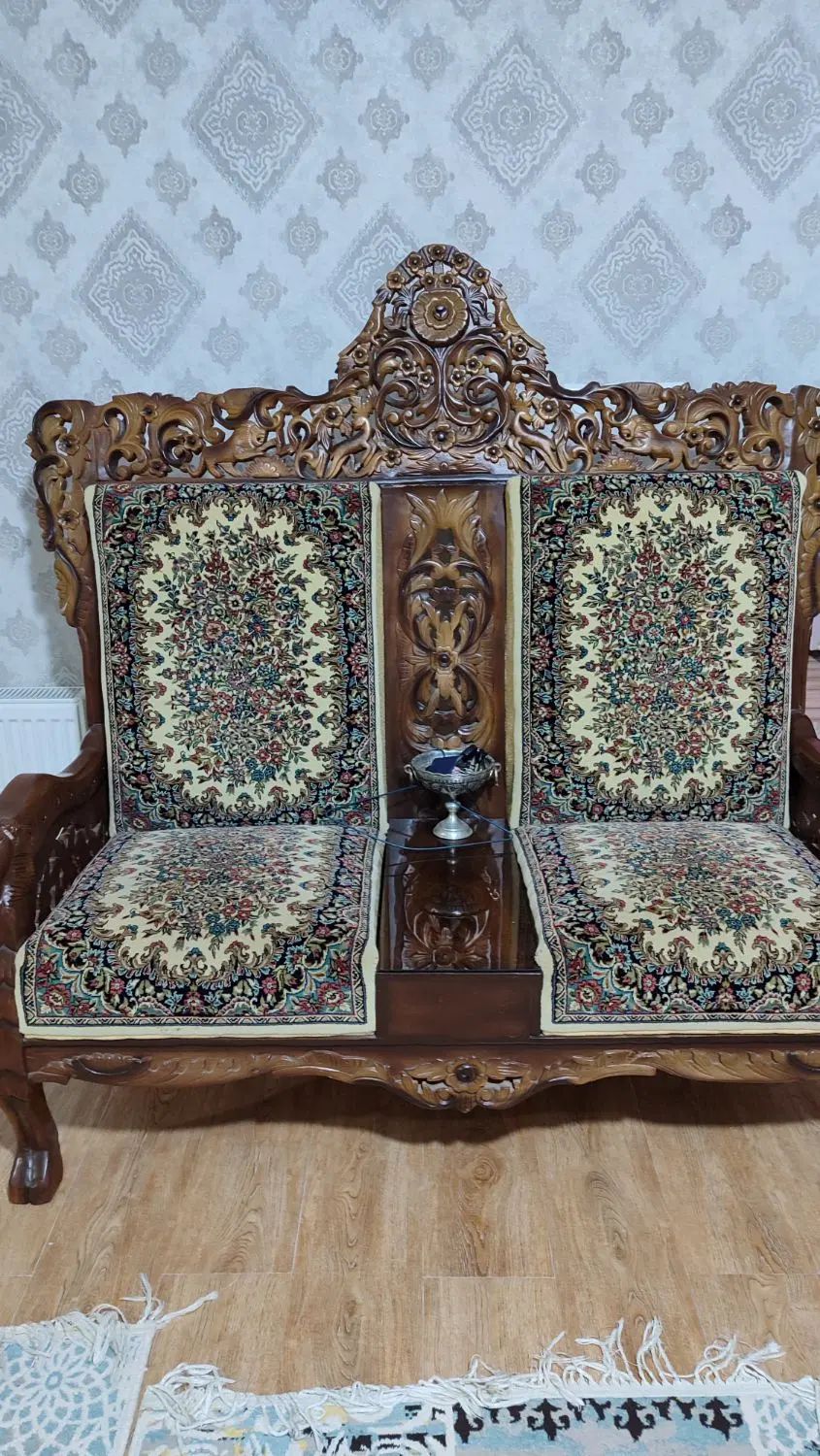 مبلمان ۷نفره و میز ناهارخوری ۱۰نفره طرح قالی|مبلمان خانگی و میز عسلی|کرمان, |دیوار