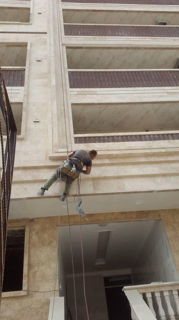 پیچ ورولپلاک نما پیچ رول پلاک کاردر ارتفاع ابندی|خدمات پیشه و مهارت|آمل, |دیوار