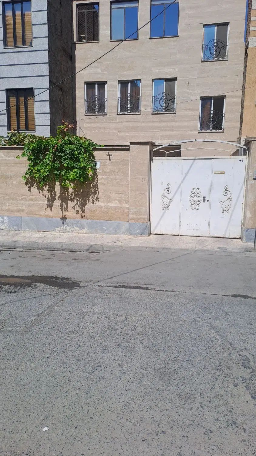 ویلایی ۲ طبقه سندار با بهر ۸ کوچه ۱۲ متری ماشین رو|فروش خانه و ویلا|کرج, اسدآباد|دیوار