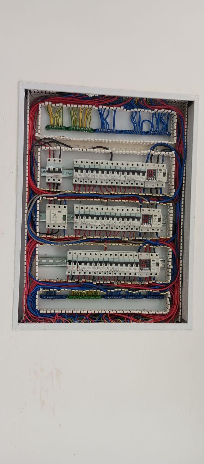 برق کار ، برق کشی ساختمان|خدمات پیشه و مهارت|چغادک, |دیوار