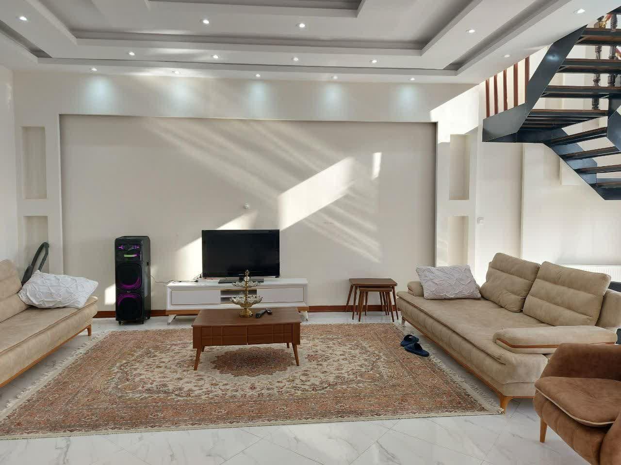 اجاره ویلا روزانه رودهن مالک هستم|اجارهٔ کوتاهمدت ویلا و باغ|تهران, پاسداران|دیوار