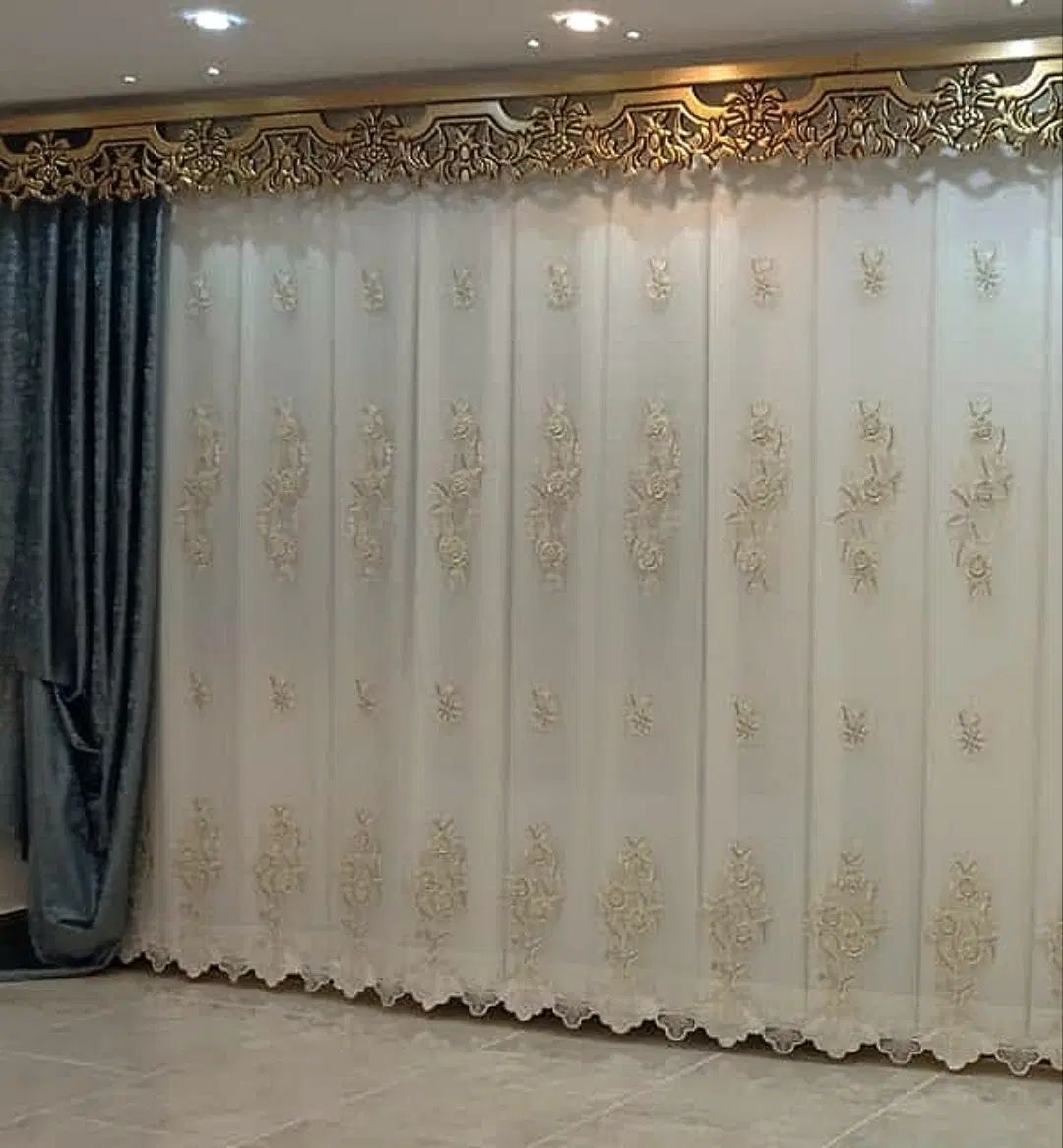 پرده پذیرایی حریر گلبرجسته ترک و پنل مخمل ترک|پرده، رانر، رومیزی|تهران, مجیدآباد|دیوار