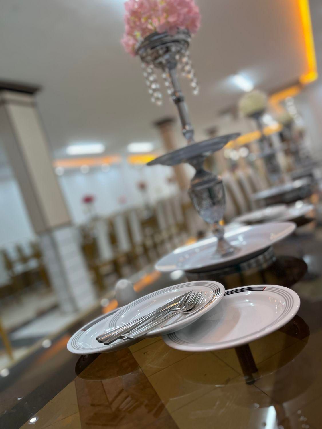 تالار پذیرایی جوان|خدمات پذیرایی، مراسم|ساوه, |دیوار