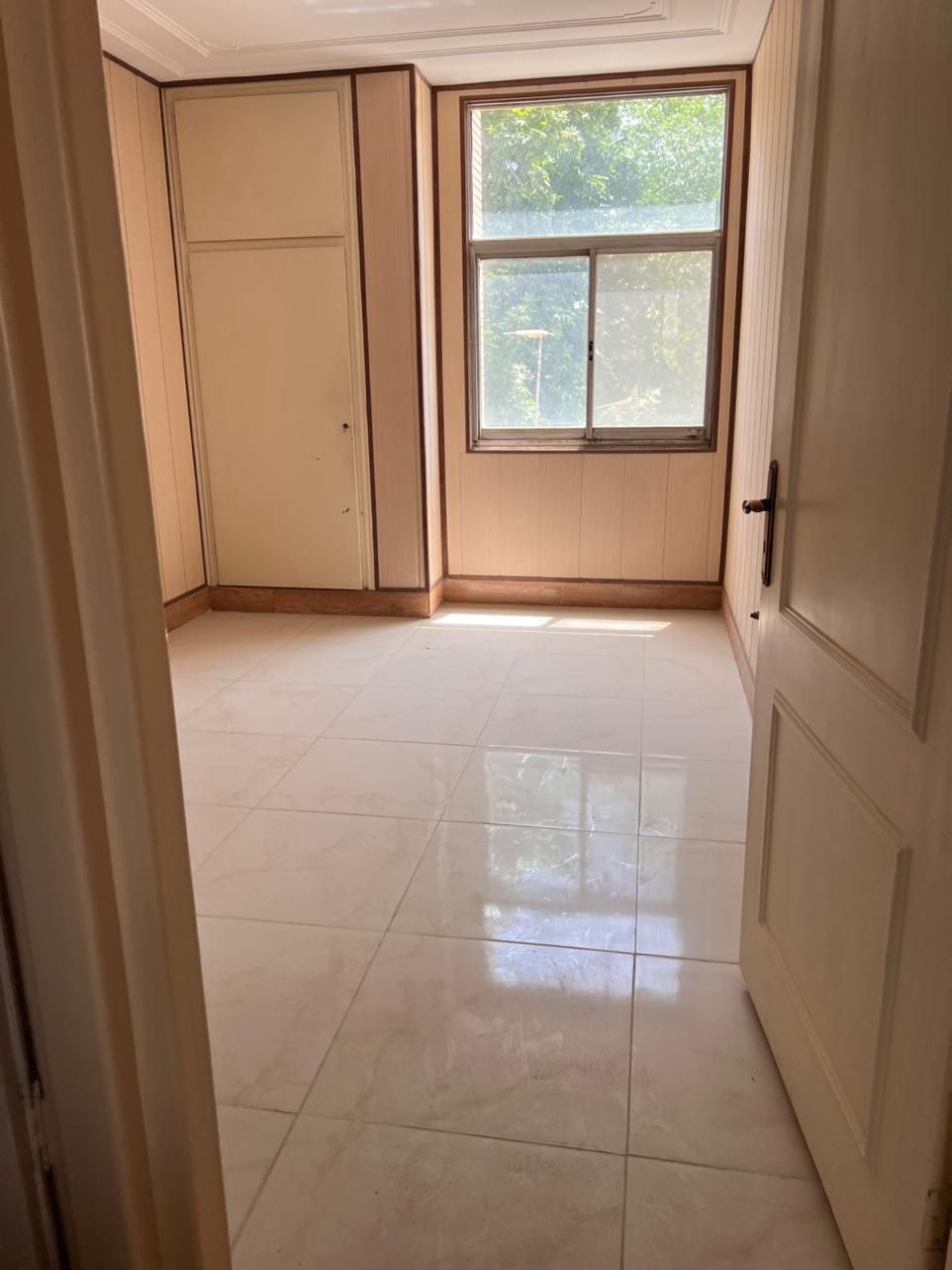 اجاره اتاق لاین و صندلی در سالن ویو دار نظر شرقی|اجارهٔ دفتر کار، اتاق اداری، مطب|اصفهان, باغ زرشک|دیوار