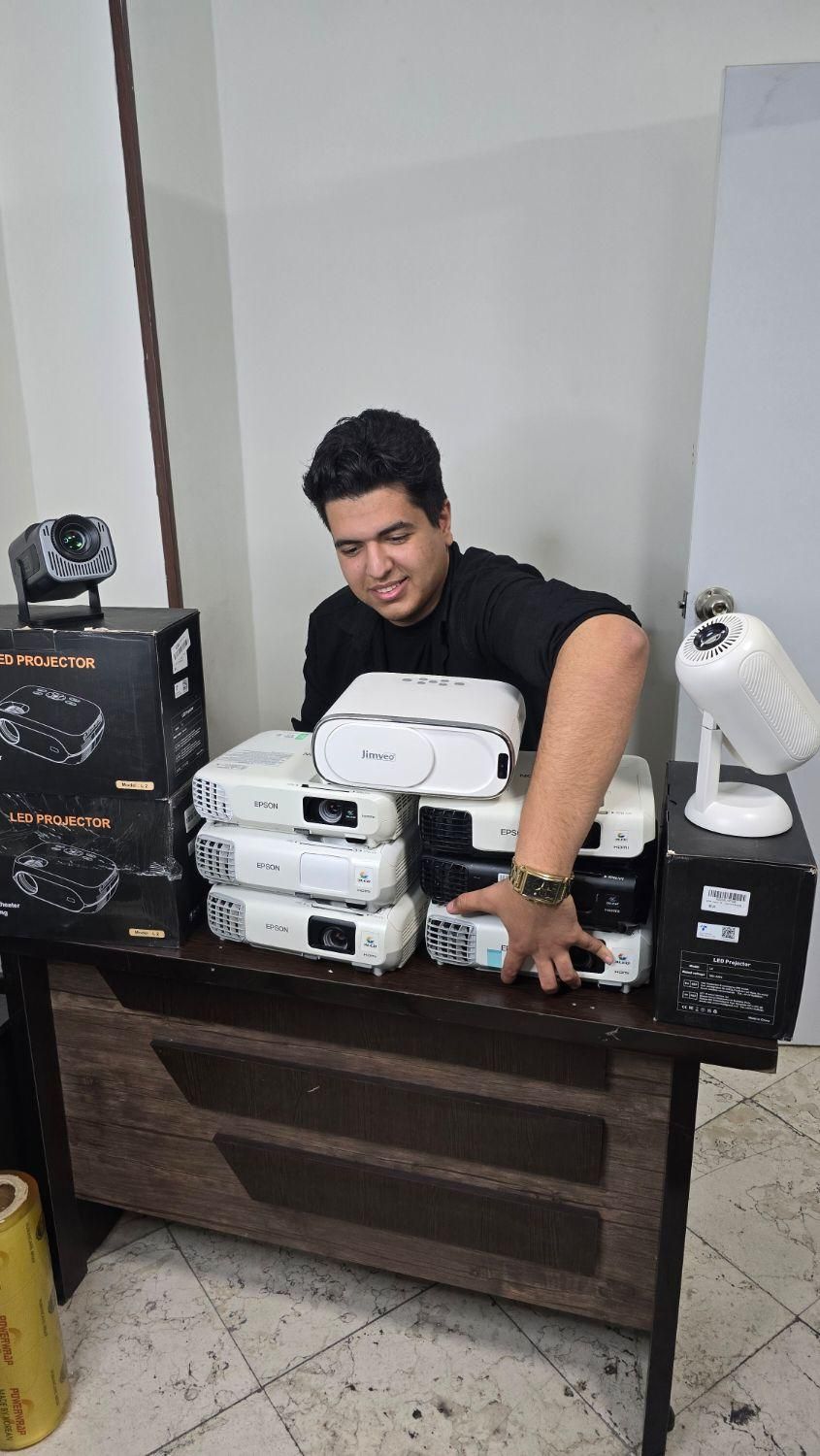 ویدیو پروژکتور مدل وایرلس|تلویزیون و پروژکتور|کرج, اصفهانی‌ها|دیوار