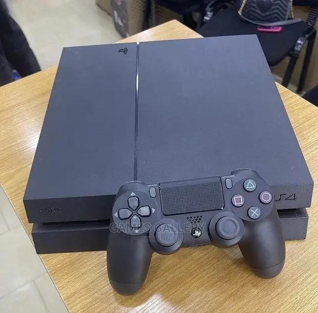 ps4 ۵۰۰ با کیس هم معاوضه دارم|کنسول، بازی ویدئویی و آنلاین|زاهدان, |دیوار