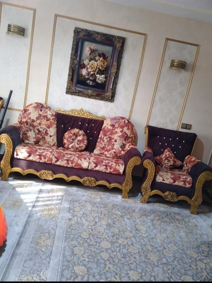 مبل ۷نفره کارکرده با سه عدد میز عسلی باقیمت مناسب|مبلمان خانگی و میز عسلی|قرچک, شهرک طلائیه|دیوار