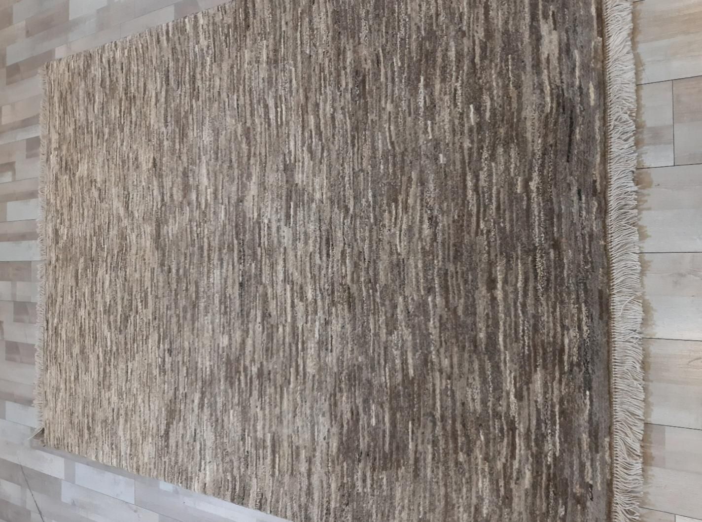پرده ای چهار متری کرم طوسی رگه دار گبه قشقایی|گلیم، جاجیم، گبه|تهران, میدان حر|دیوار