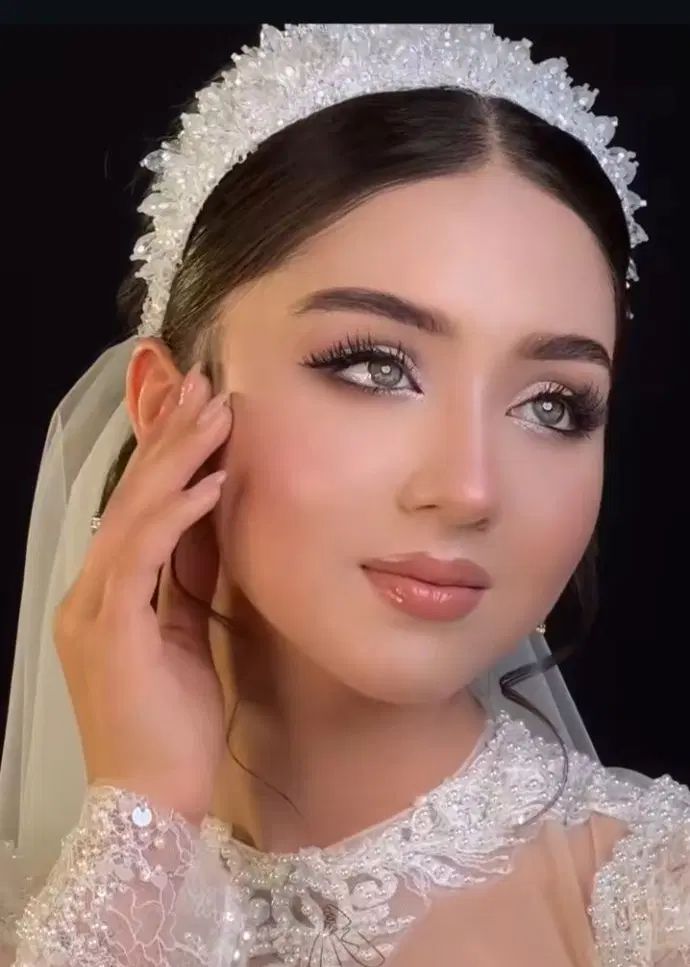 استخدام آرایشگر خدمات و آموزش آرایشگری|خدمات آرایشگری و زیبایی|فردیس, فردیس|دیوار