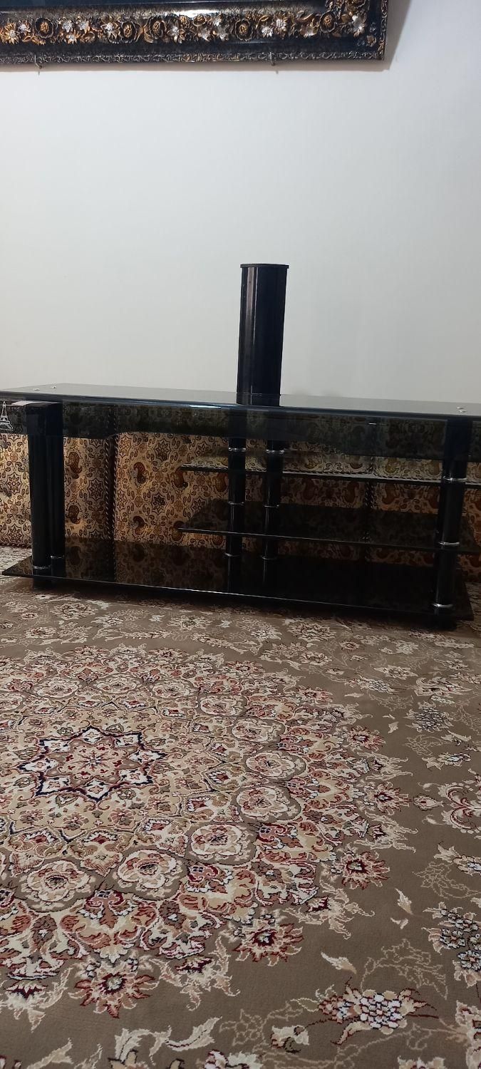 میز تلویزیون  شیشه ای  سالم  طول ۱۲۰|میز تلویزیون|سنندج, |دیوار