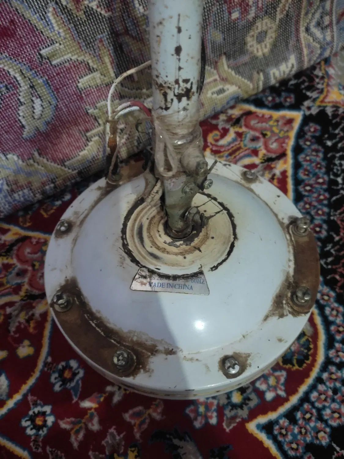 دوعدد پنکه سقفی نیاز به روغن کاری تعمیرجوزیع داره|پنکه و تصفیه‌کنندهٔ هوا|خاش, |دیوار