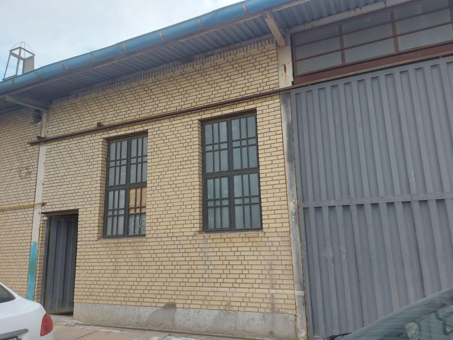 سوله ۳۰۰ متری کارگاهی.املاک.صنعتی.کرمی|فروش دفتر صنعتی، کشاورزی، تجاری|الوند, |دیوار