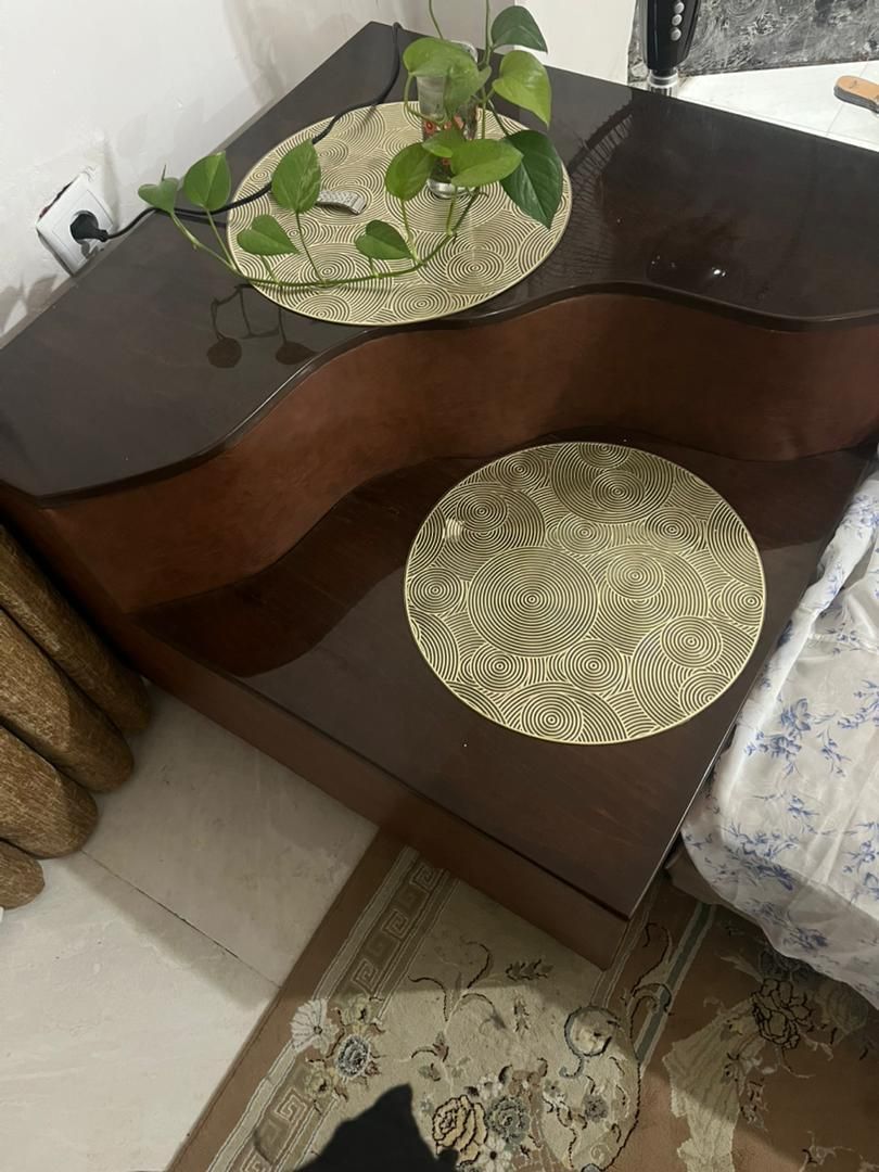 بغل مبلی مثلثی چرمی کاملا سالم|مبلمان خانگی و میز عسلی|رشت, حمیدیان|دیوار