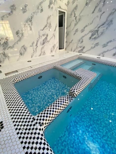 اجاره روزانه/هفتگی/ماهانه ویلا ۱۰۰۰ متری|اجارهٔ کوتاه‌مدت ویلا و باغ|شهریار, شهرک امیریه|دیوار