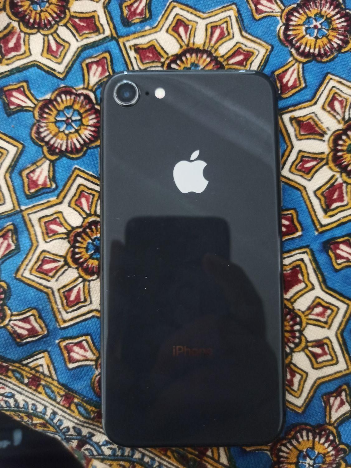 اپل iPhone 8 با حافظهٔ ۲۵۶ گیگابایت|موبایل|تهران, شهرک محلاتی|دیوار