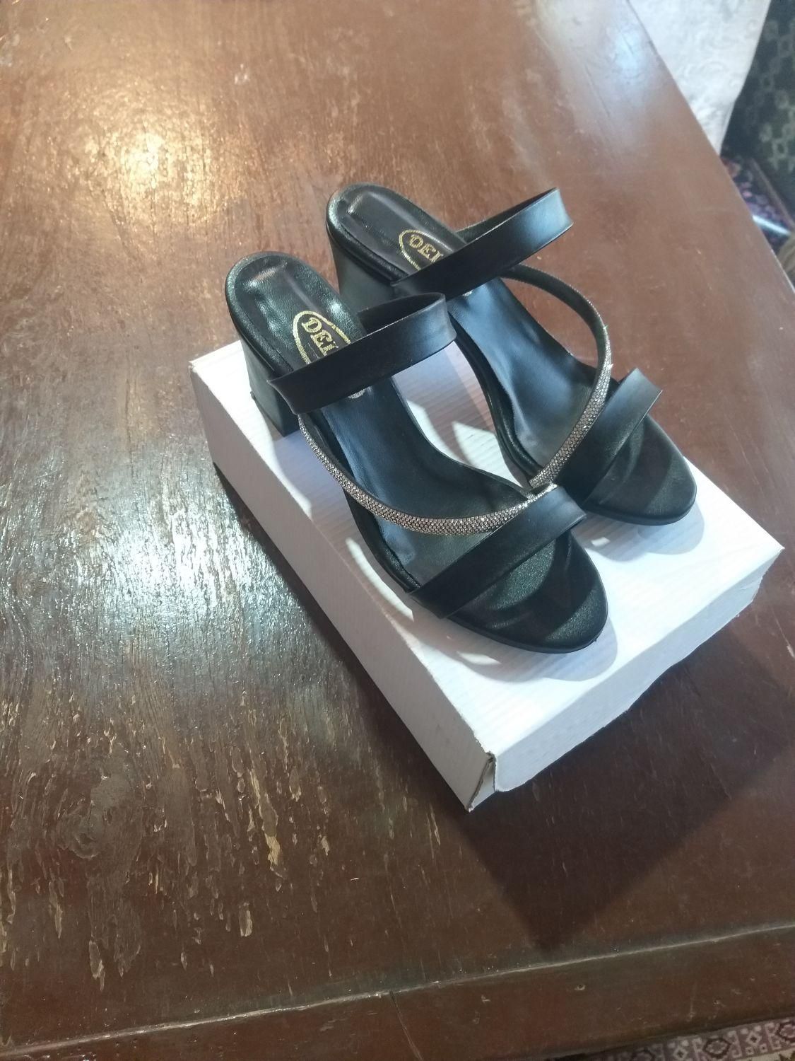 حراج صد جفت کفش زنانه ومردانه وبچگانه|کیف، کفش، کمربند|بناب, |دیوار