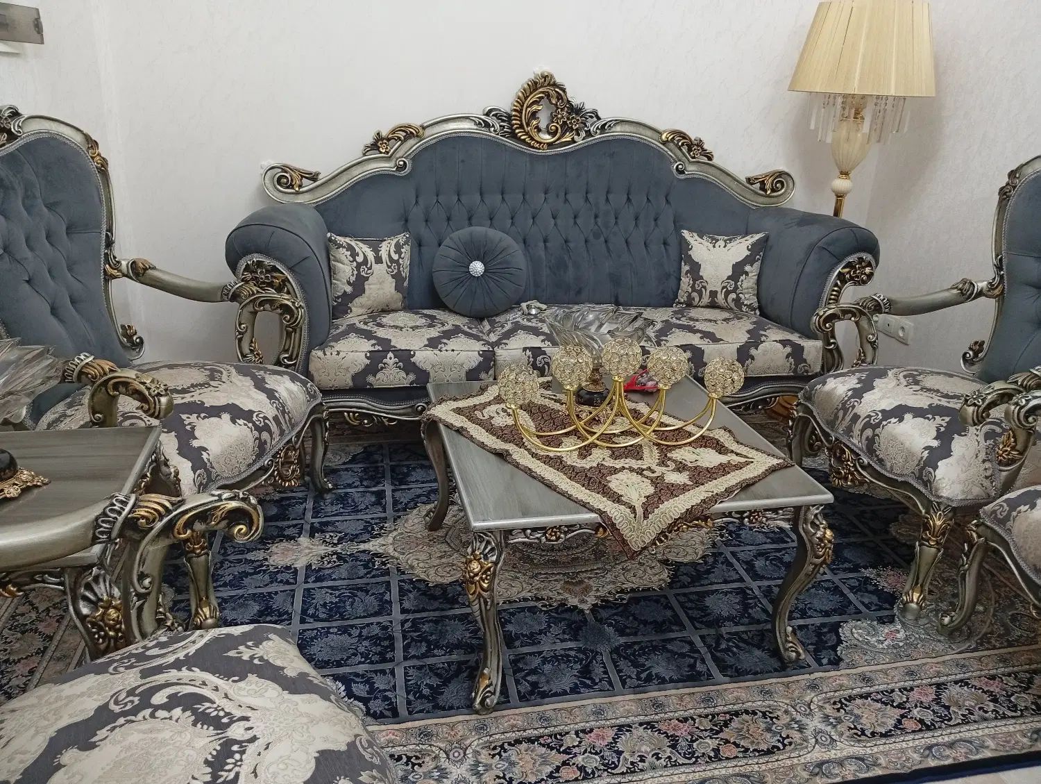مبل هفت نفره نفره در حد نو همراه سه تا عسلی|مبلمان خانگی و میز عسلی|تهران, یاخجی آباد|دیوار