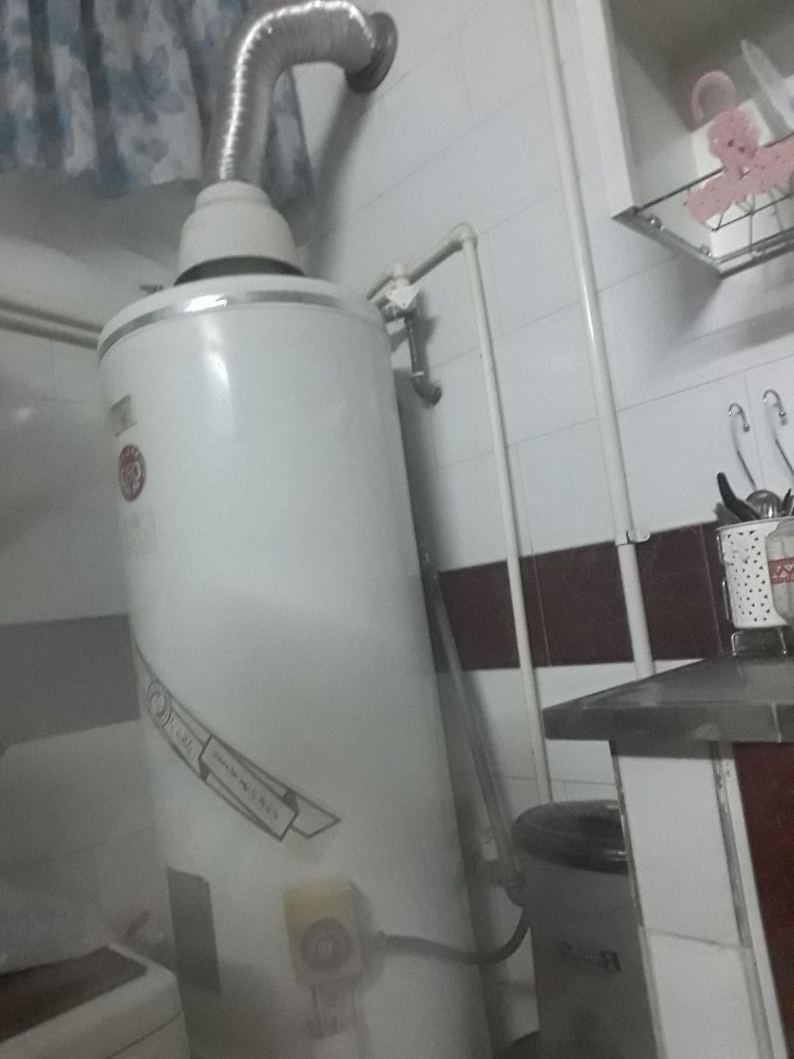 جوشکاری و تعمیر آبگرمکن‌های سوراخ شده مخزن دار|خدمات پیشه و مهارت|یزد, |دیوار