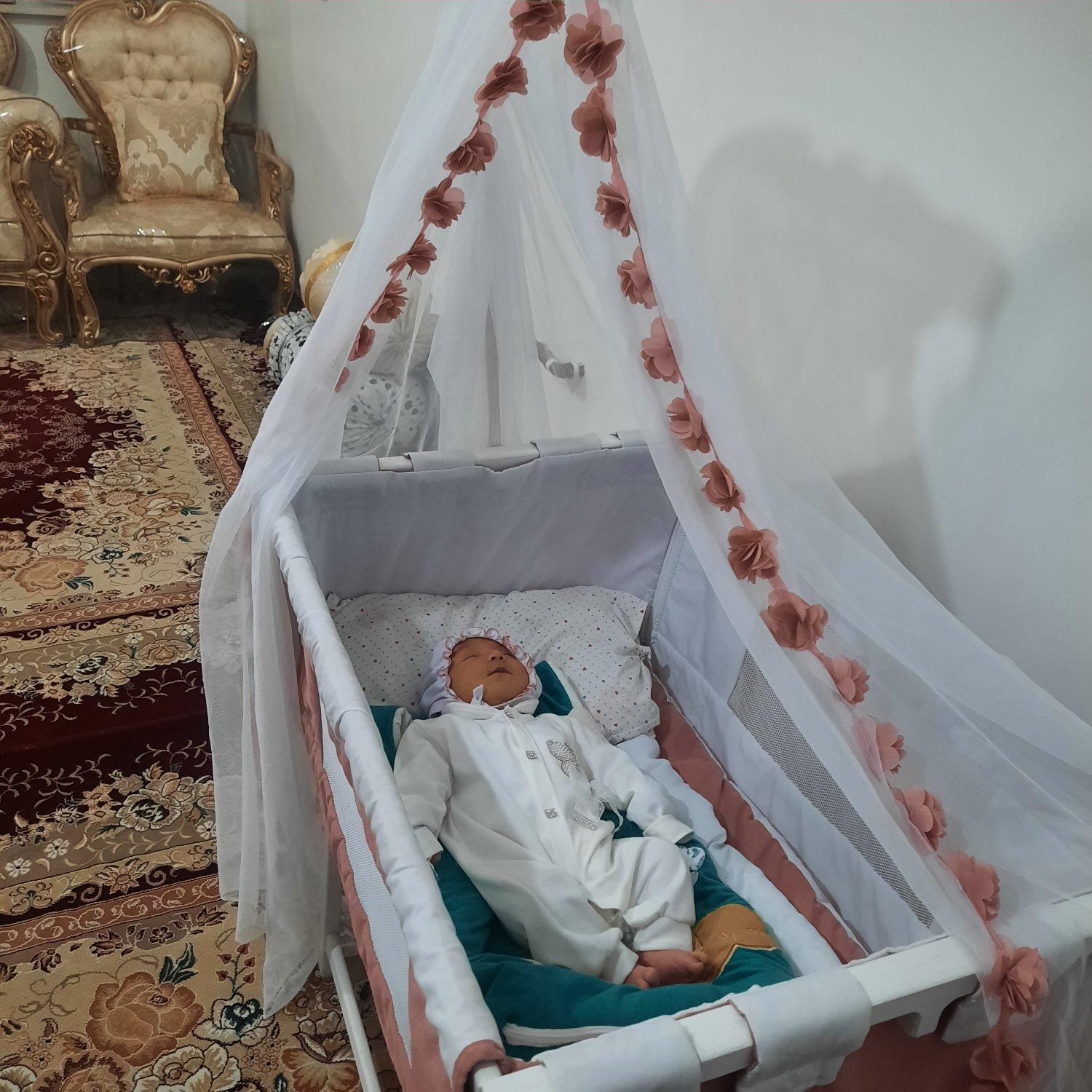 گهواره چوبی کودک همراه با ست خواب کودک نو|اسباب و اثاث بچه|شیراز, حجت آباد|دیوار