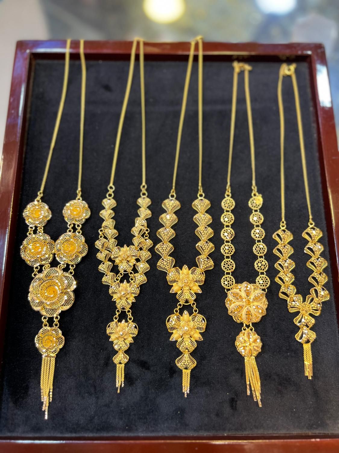 گردنبند های کلکته زیبا و نمادار|جواهرات|کاشان, بازار کاشان|دیوار