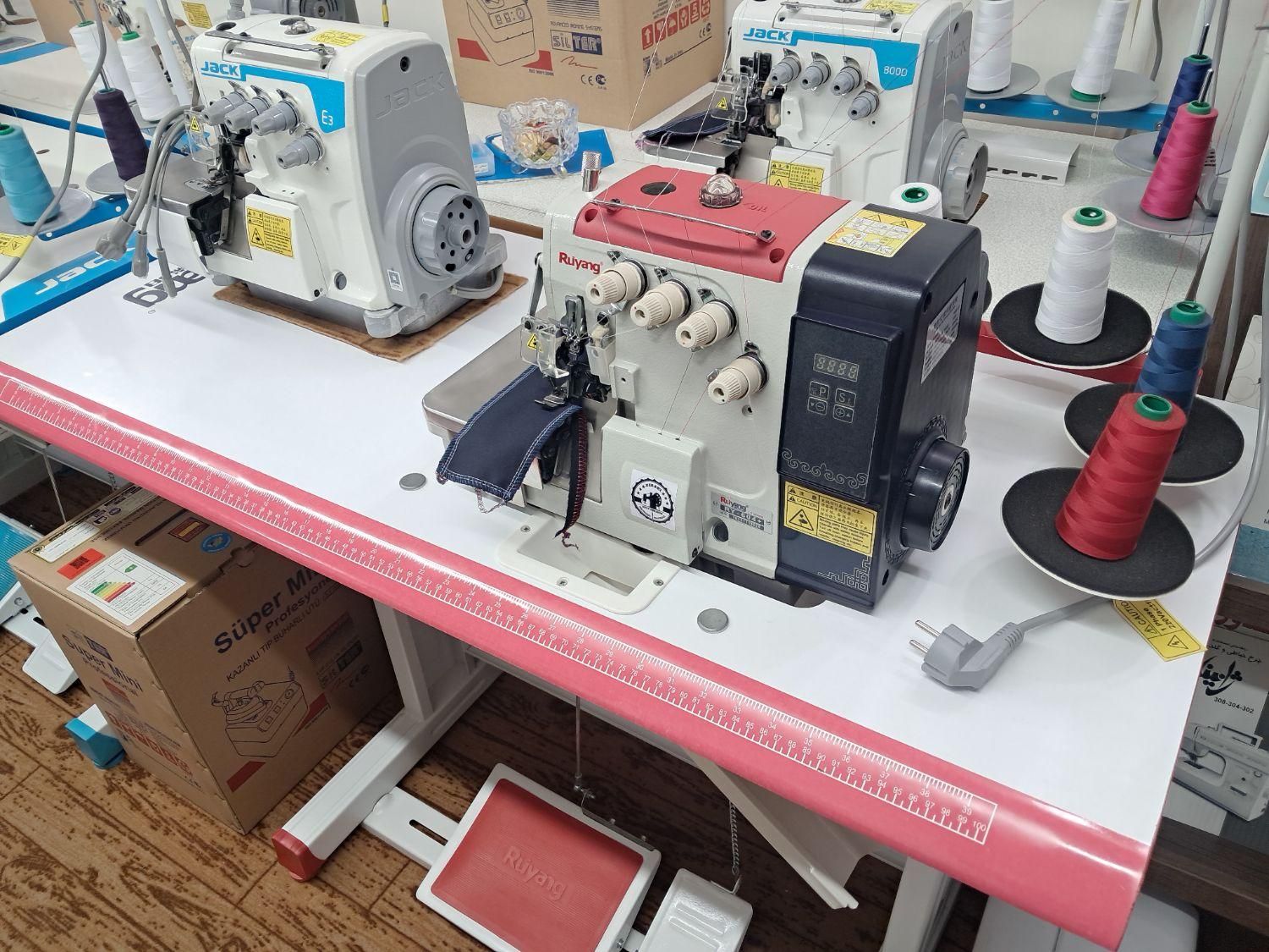 چرخ صنعتی سردوز بیصدا رویانگ|چرخ خیاطی و ریسندگی|رشت, معلم|دیوار