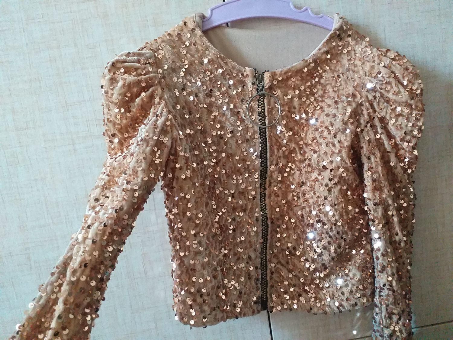 لباس مهمونی|لباس|صومعهسرا, |دیوار