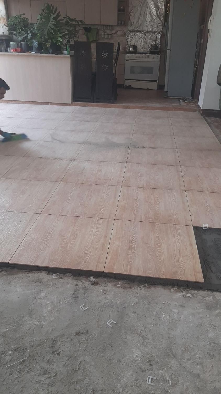 کاشیکارنصب کاشی و سرامیک چسبی کاشی کار|خدمات پیشه و مهارت|اصفهان, قائمیه|دیوار