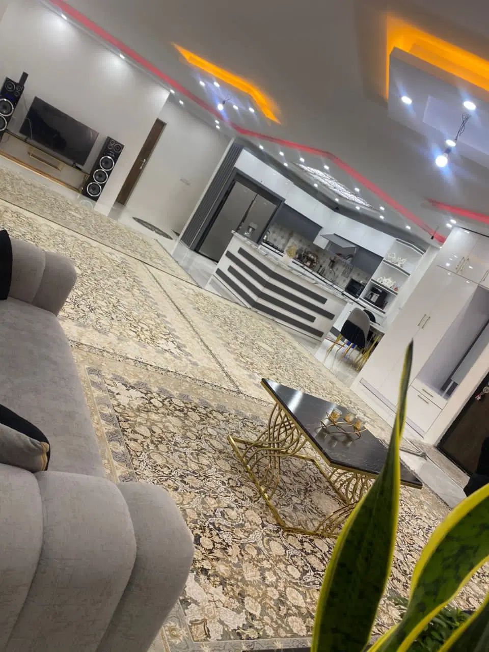 فروش واحدسنددار 129 مترپارکینگ دار فول حصارک پایین|فروش آپارتمان|بهارستان, |دیوار