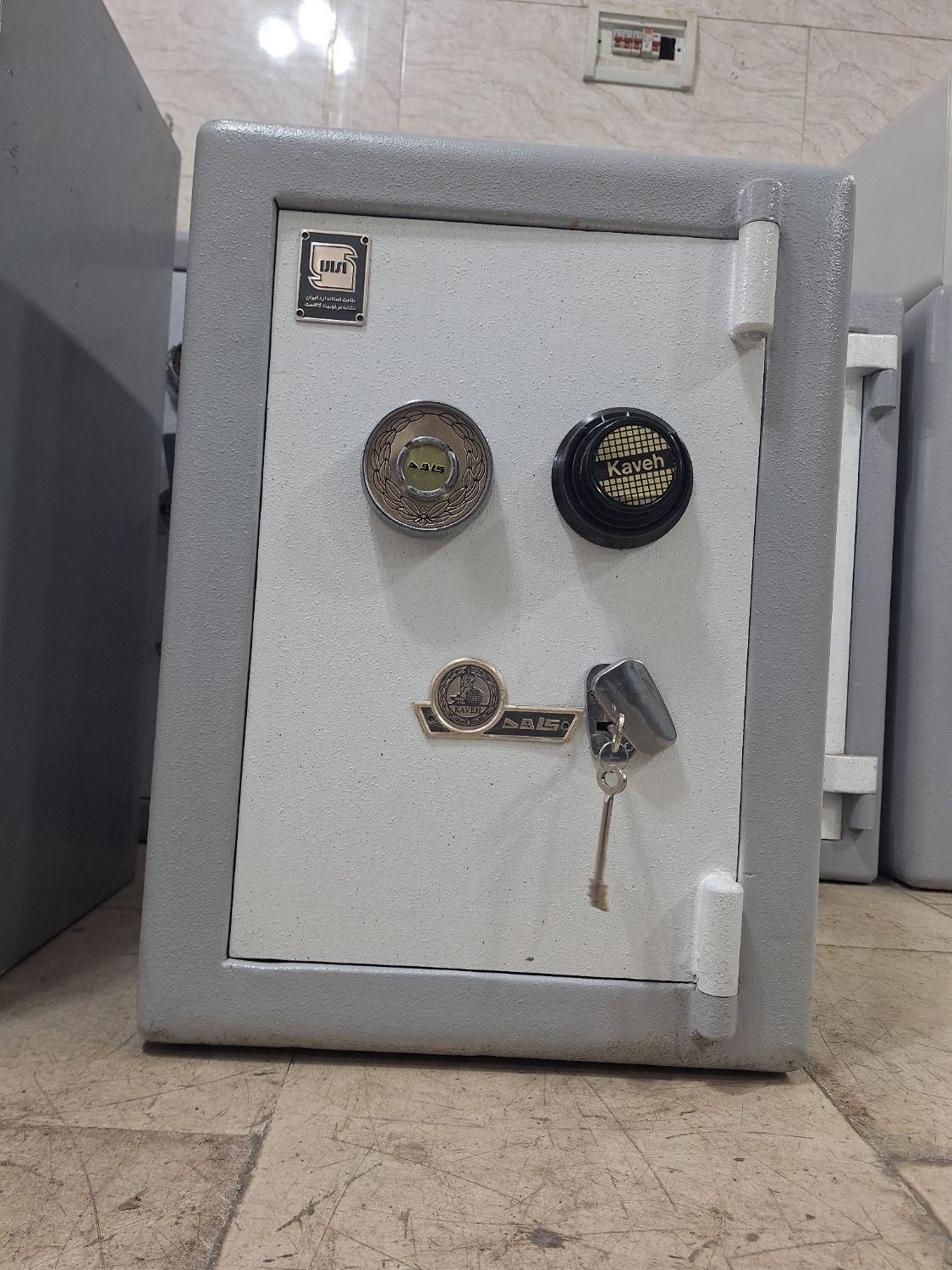 گاوصندوق کاوه مدل 250kr بارمزتایوانی گاو صندوق اصل|ابزارآلات|تهران, تهرانسر شرقی|دیوار