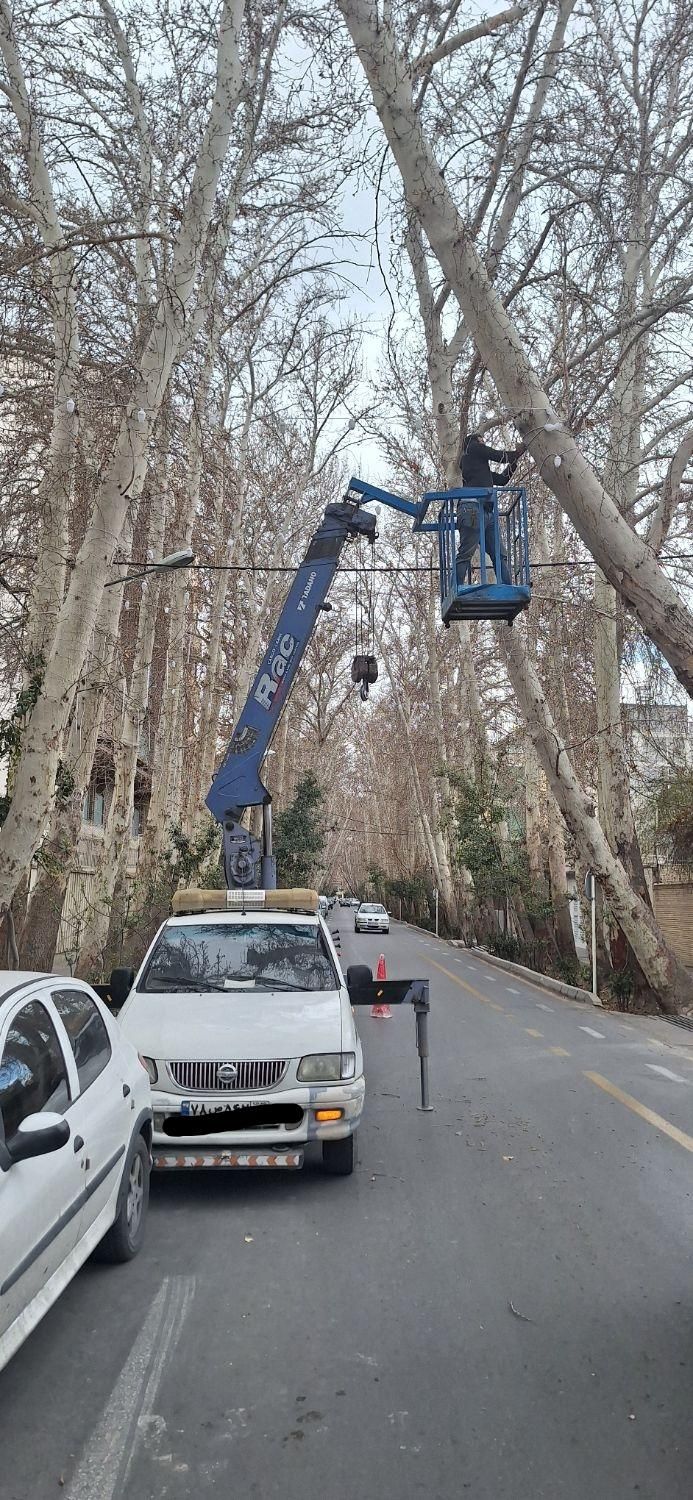 نیسان جرثقیل۲تن دکل بلند بالابر سبددار|خدمات حمل و نقل|اصفهان, ملک‌شهر|دیوار