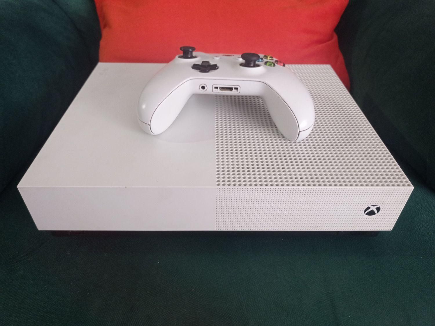 x box one s|کنسول، بازی ویدئویی و آنلاین|تهران, آجودانیه|دیوار