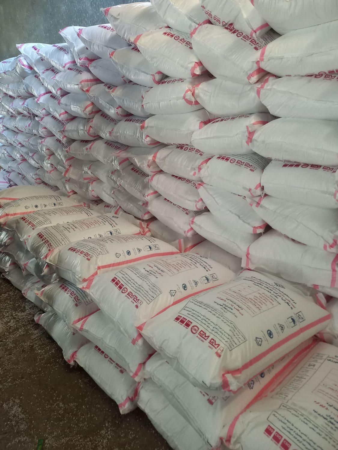 خریدار انواع کودشیمیایی و حواله کود|خدمات باغبانی و درختکاری|قروه, |دیوار