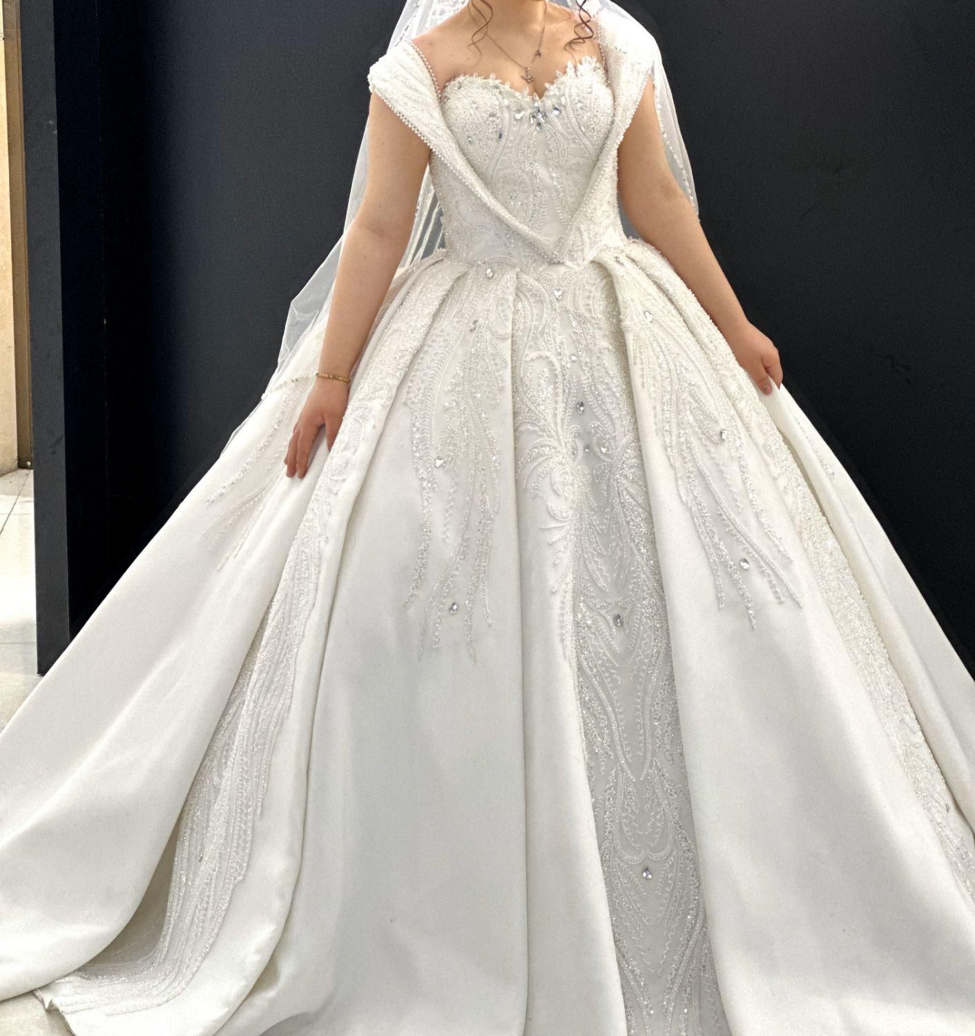 مزون عروس گول تکین فروش واجاره مدل ماهی و پرنسسی|لباس|ارومیه, |دیوار