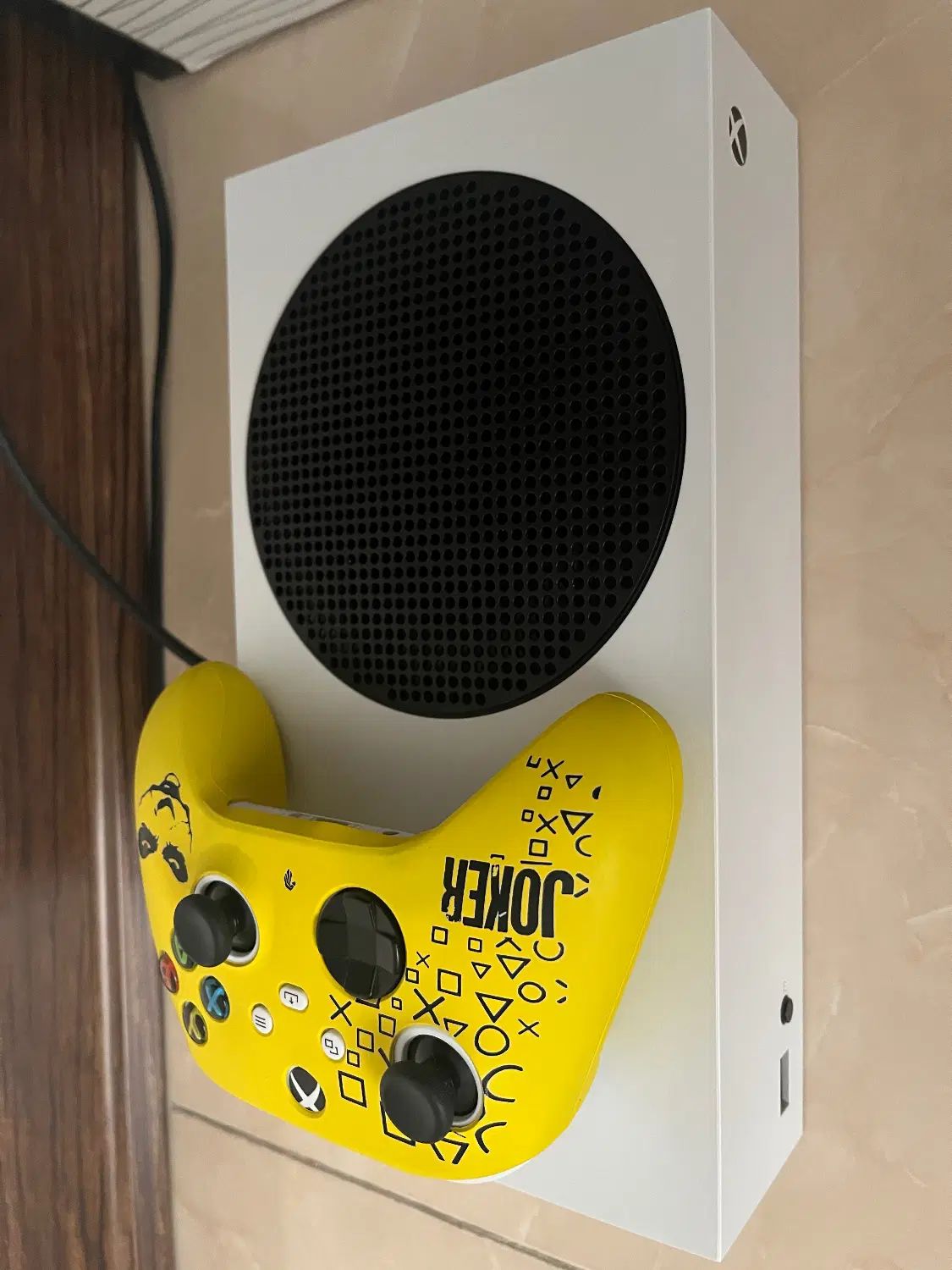 Xbox series s تمیز و سالم بازی هم داره|کنسول، بازی ویدئویی و آنلاین|کرج, اسدآباد|دیوار