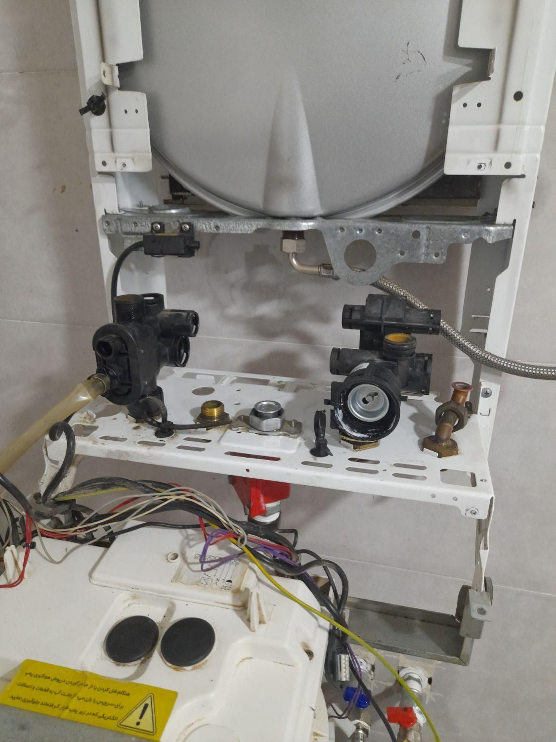 تعمیرات تخصصی پکیج - آبگرمکن دیواری - و غیره..|خدمات پیشه و مهارت|هشتگرد, شهرک بهشت|دیوار