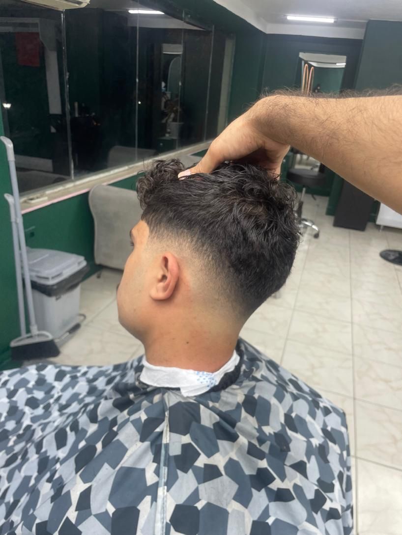 ارایشگر ماهر|استخدام درمانی، زیبایی، بهداشتی|رشت, رشتیان|دیوار