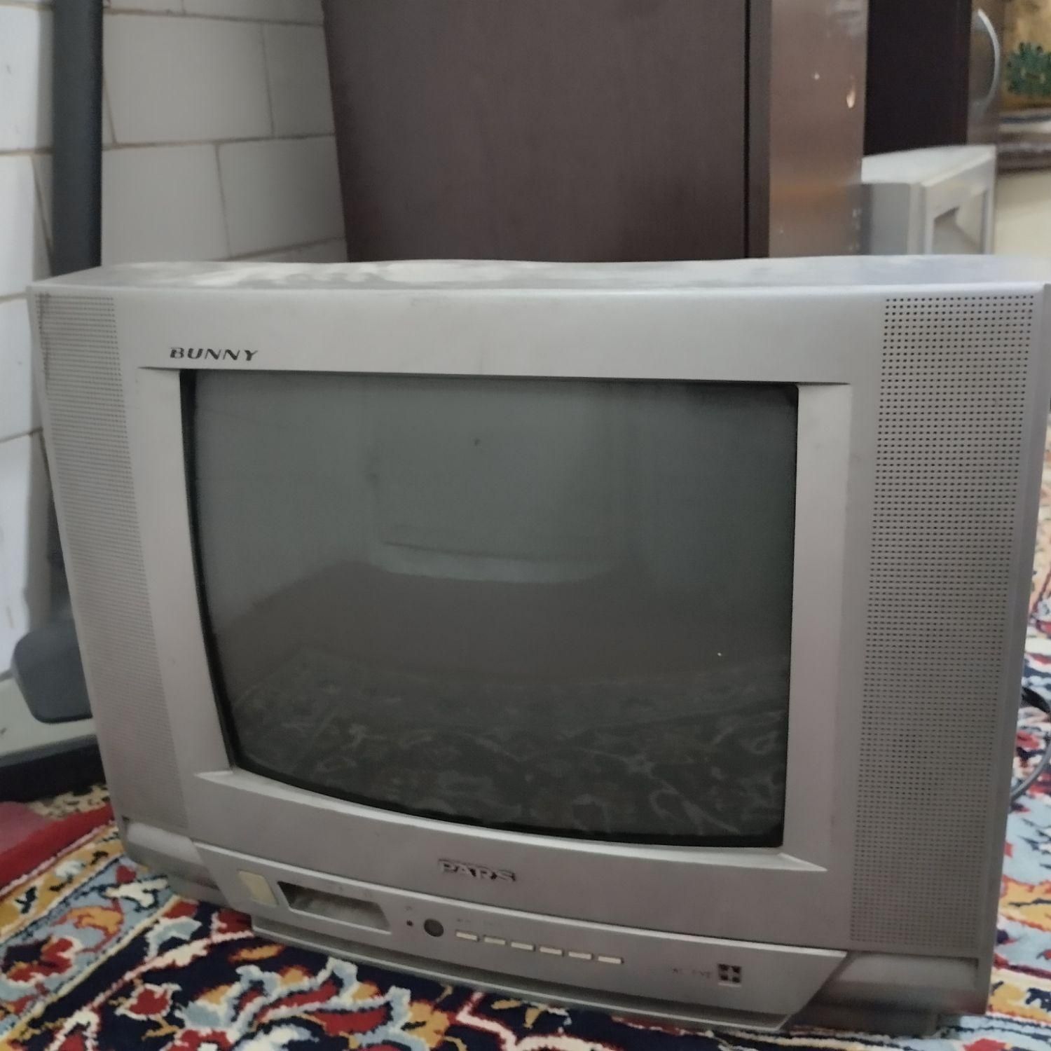 تلویزیون رنگی قدیمی 14 اینچ سالم و تمیز|تلویزیون و پروژکتور|دزفول, |دیوار