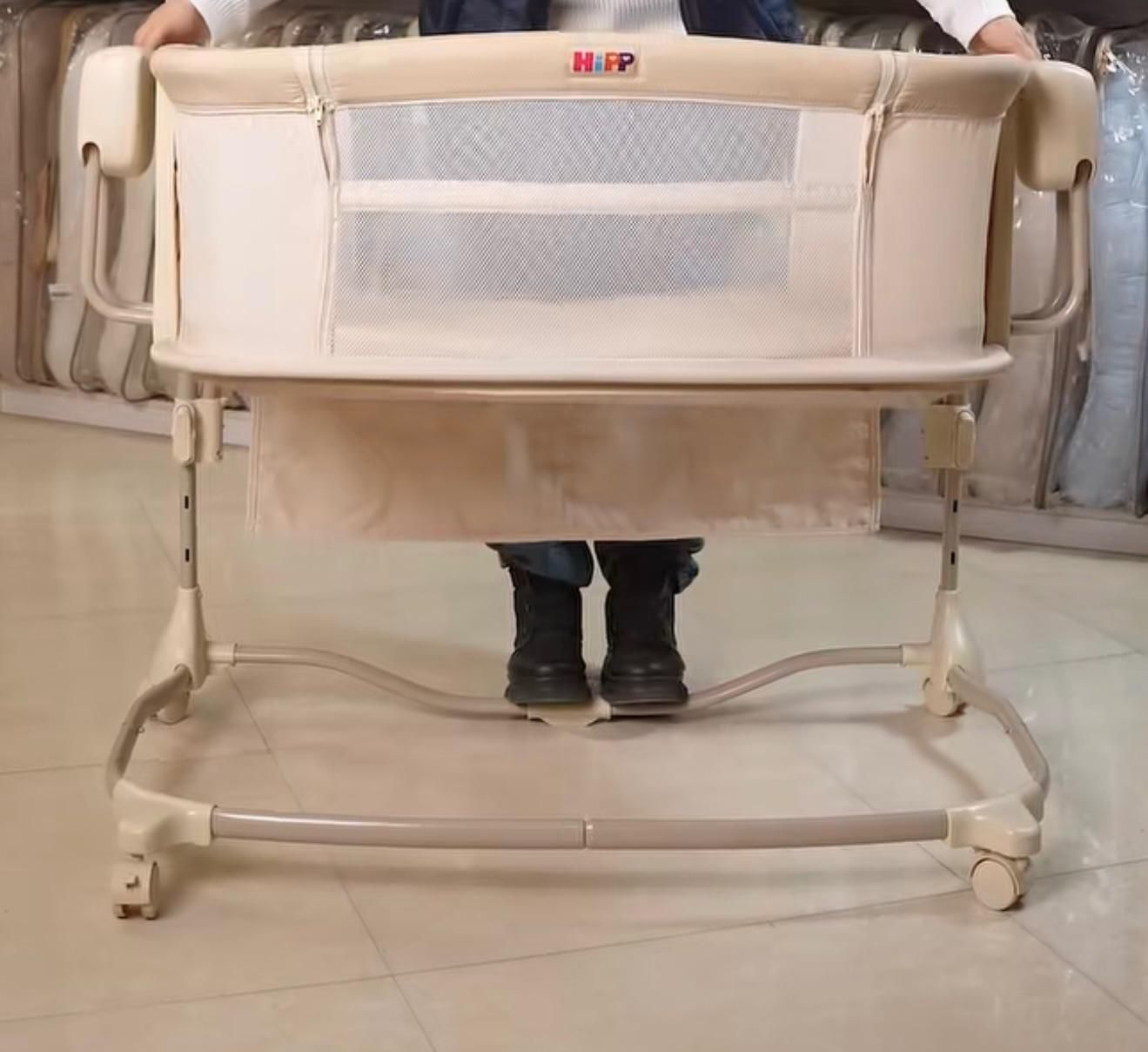 تخت کنار مادر برقی برند Hipp رنگ توسی|تخت و صندلی بچه|لنگرود, |دیوار