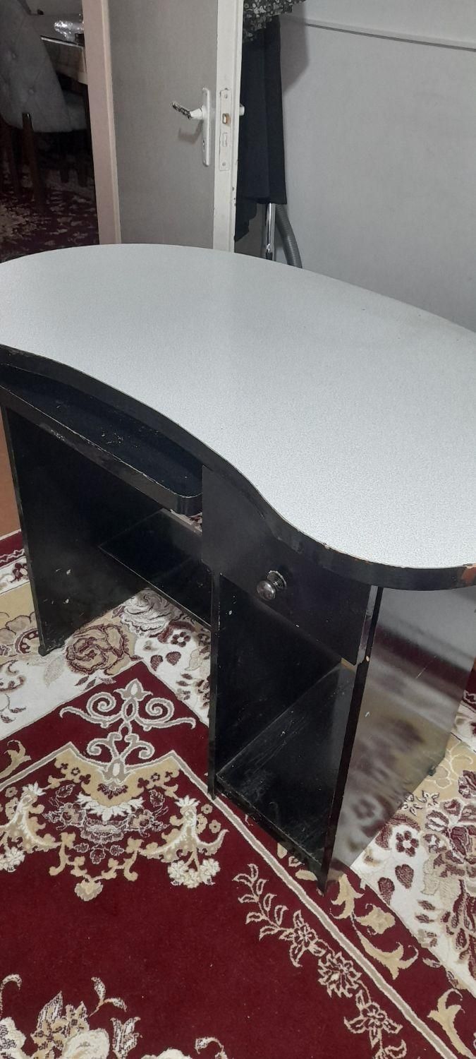 میز کامپیوتر|میز تحریر و کامپیوتر|تهران, قصر فیروزه ۱|دیوار