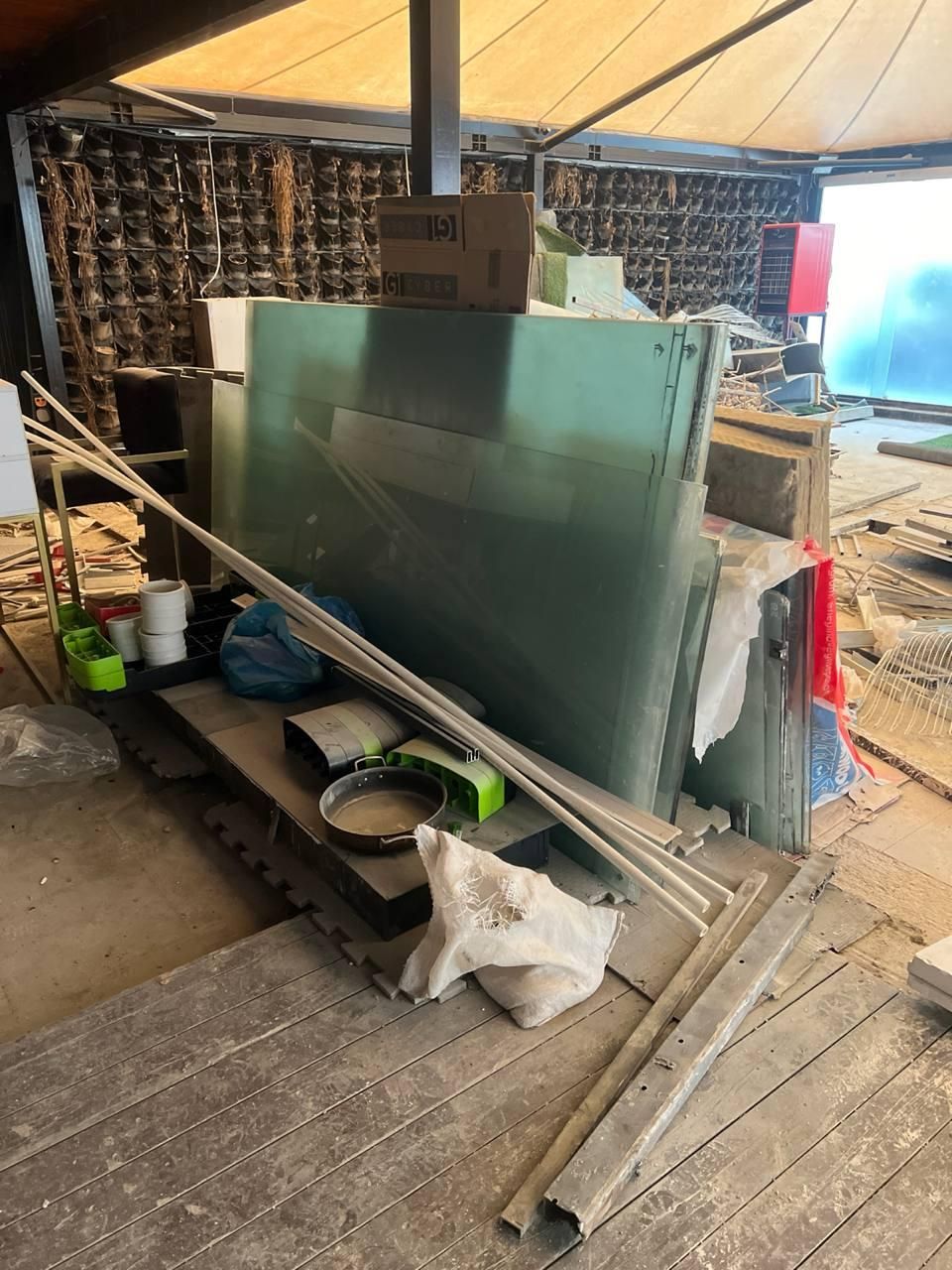 خریداری  شیشه سکوریتی ومیرال دست دوم|عمده‌فروشی|تهران, بهارستان|دیوار