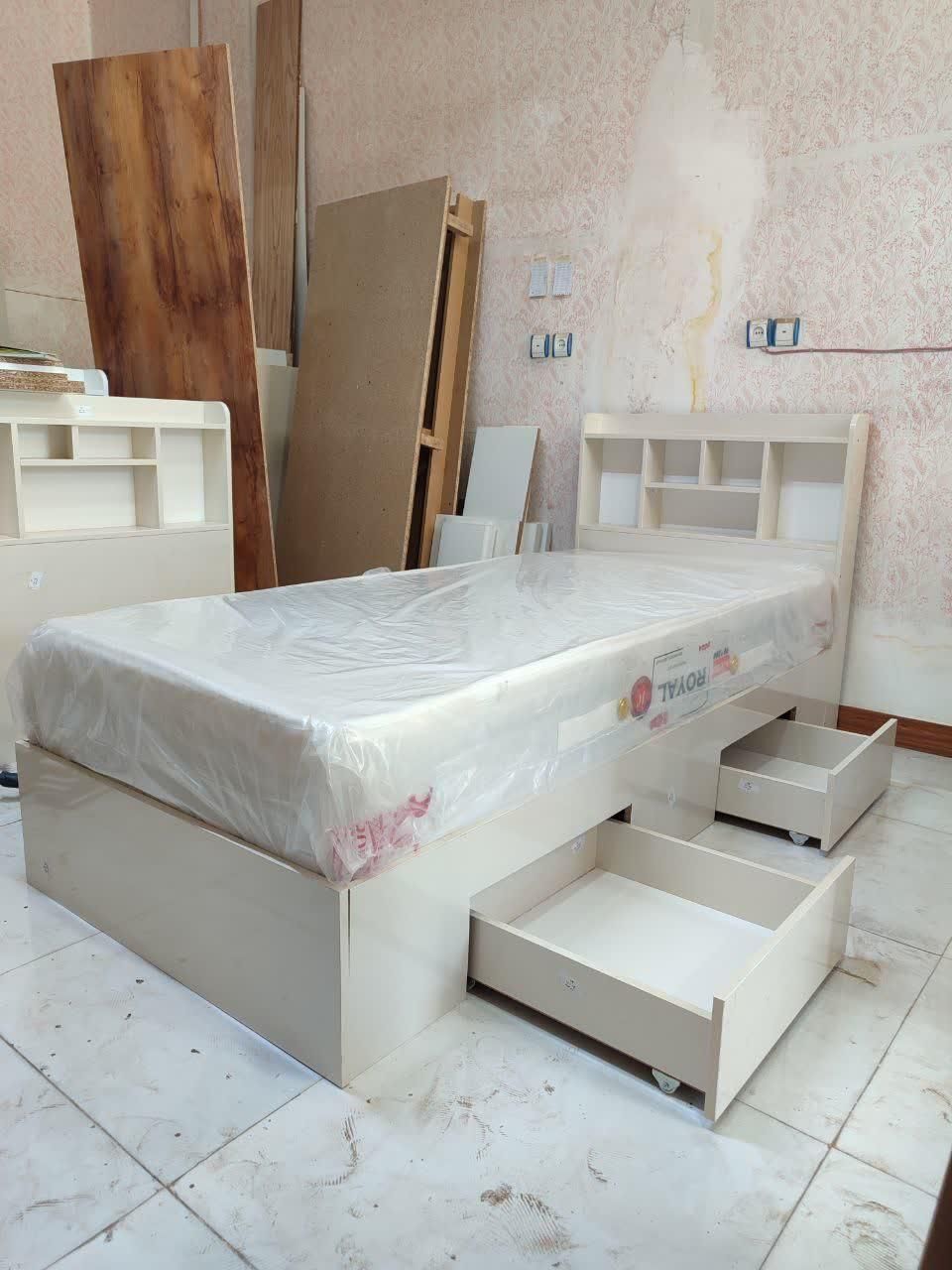 تخت یک نفره تخت یک نیم نفره توسکا|تخت و سرویس خواب|مشهد, گلبرگ شمالی|دیوار