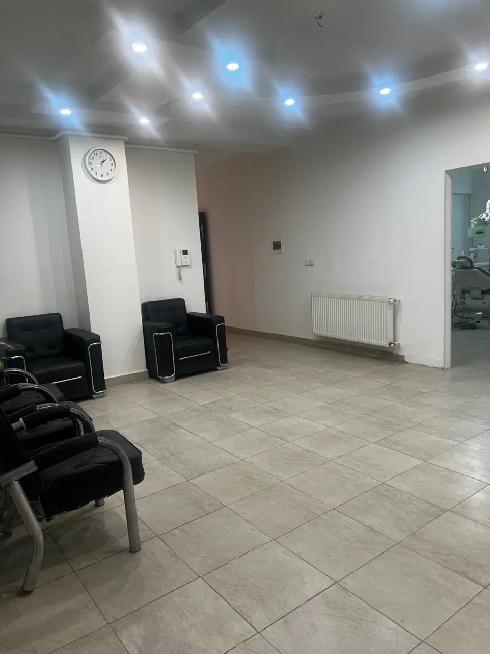 ۹۰ متر اداری/ شیک و مرتب/ بر پونه شرقی|اجارهٔ دفتر کار، اتاق اداری، مطب|کرج, گلشهر|دیوار