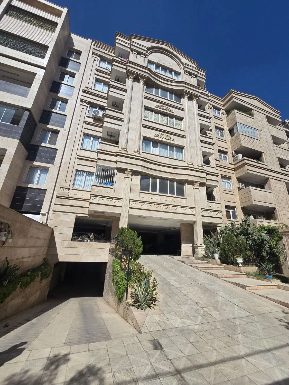 اپارتمان ۱۰۵ متر دوخواب/۲پارکینگ/کم واحد/نوساز|فروش آپارتمان|کرج, گلشهر|دیوار