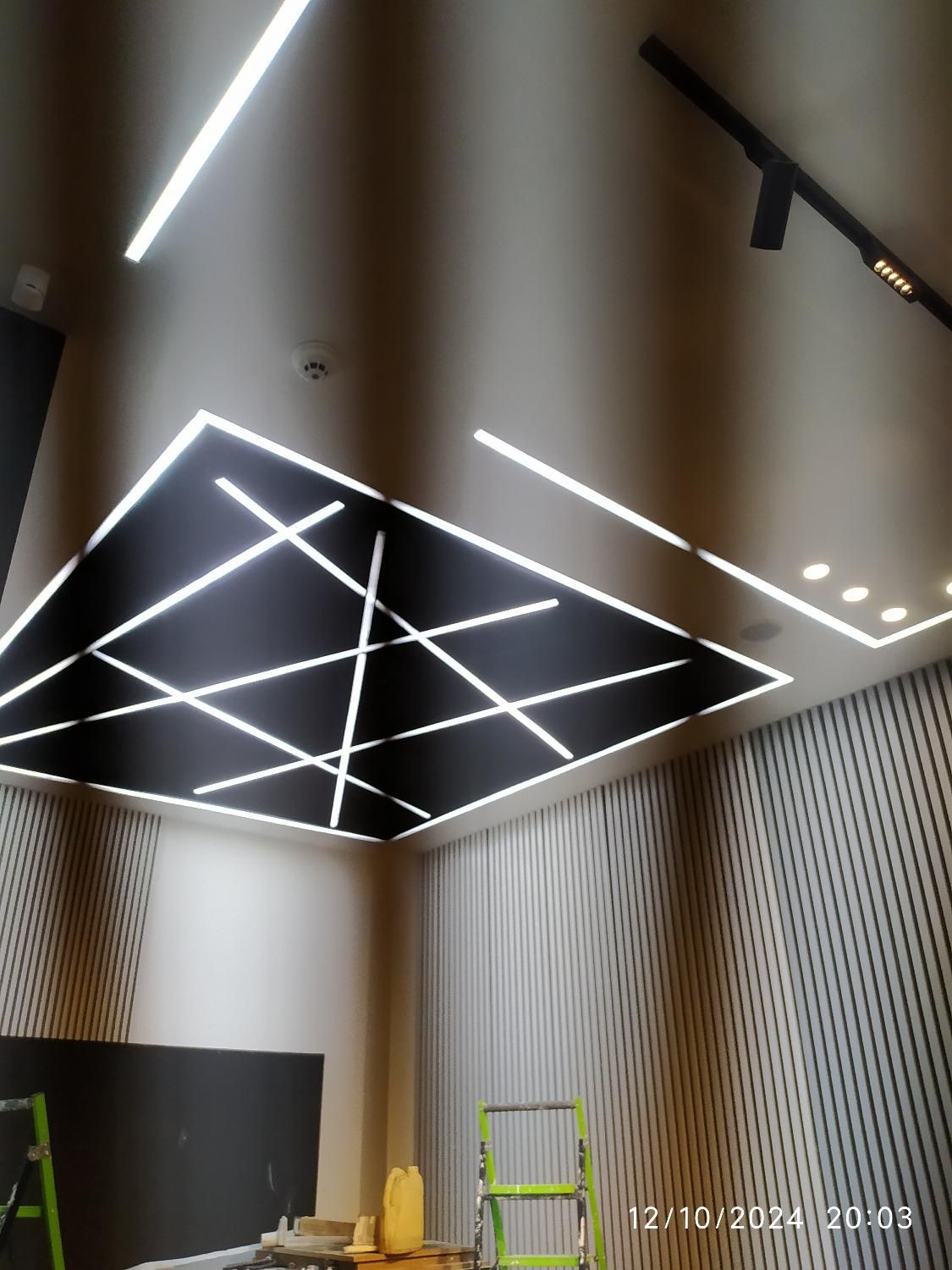 برقکار لاینر هالوژن ریسه ایفون لوستر خردهکاری|خدمات پیشه و مهارت|قزوین, |دیوار